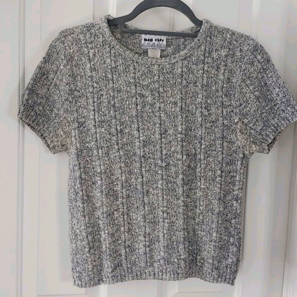 Blue and white marled top